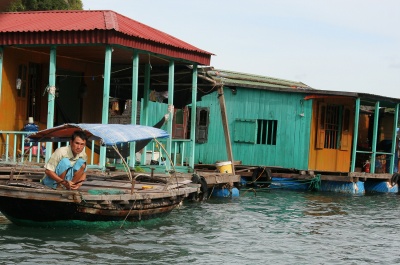 Vietnam en privado - Blogs de Vietnam - Bahía de Halong: Pueblo flotante (1)